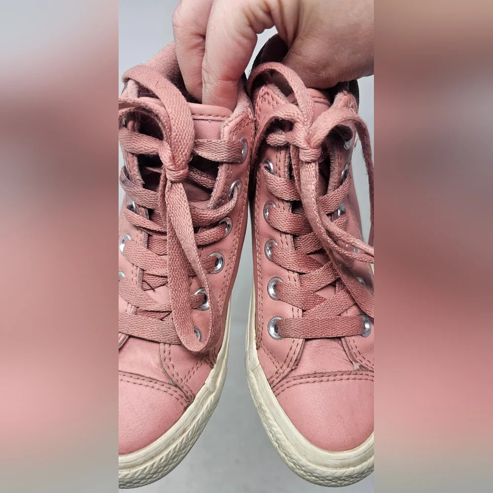 Converse All Star Chuck Taylor Hi Tops Pink Leathe Juniors Size 13 - Picture 3 of 12